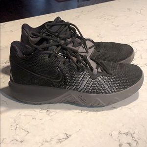 Nike Kyrie Flytrap - Black Gunsmoke